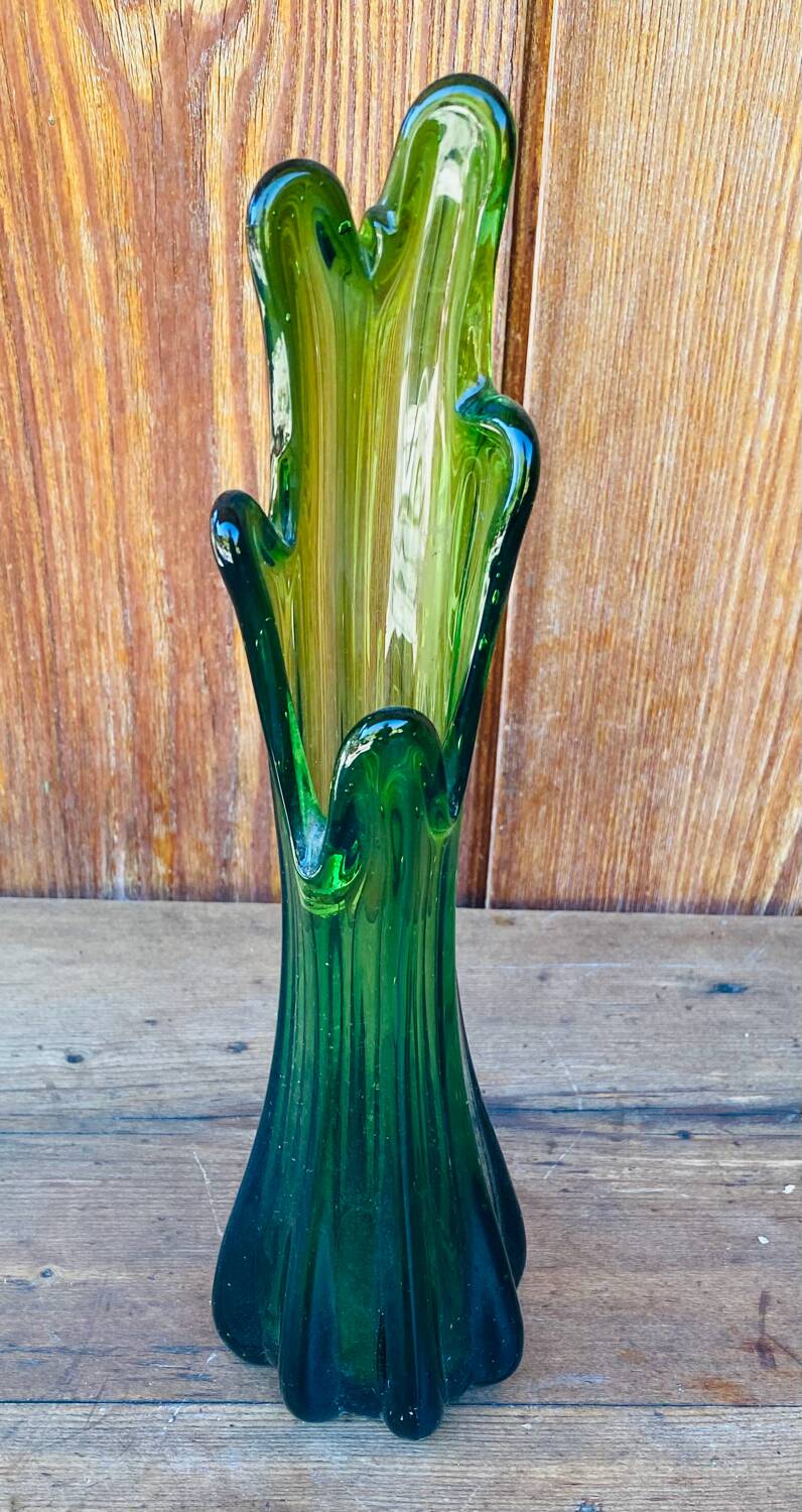 Swung single-flower vase from the 70s