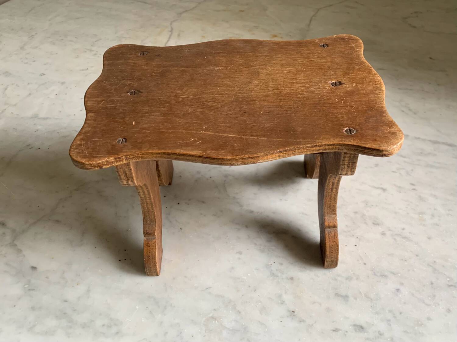 Plant stand footrest