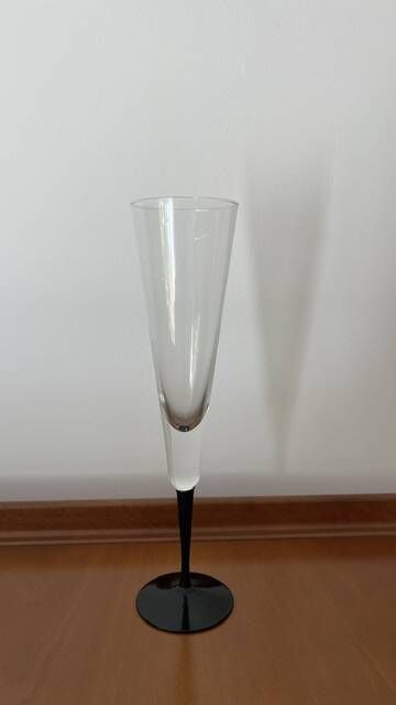 set of 6 vintage champagne flutes with black stems – 1970s