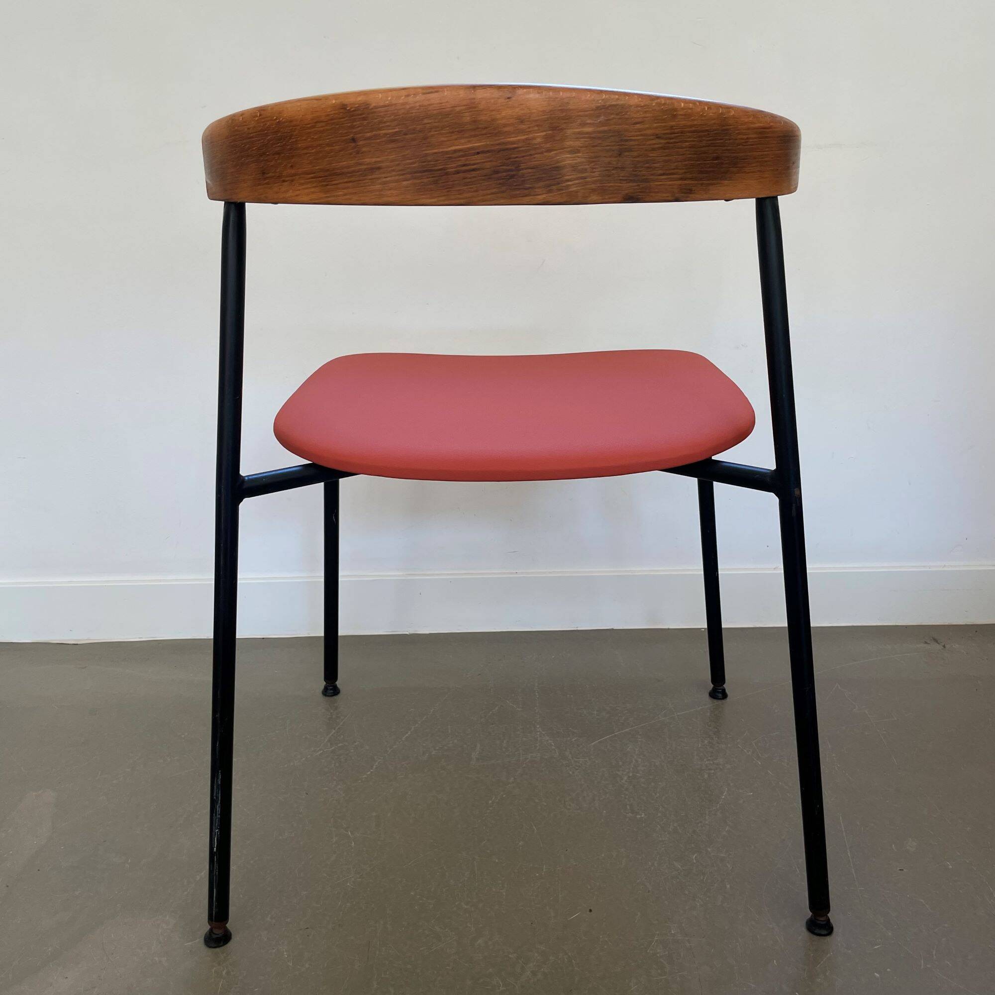 Rare ensemble de 4 chaises C 20, design Terence Conran, années 1960.