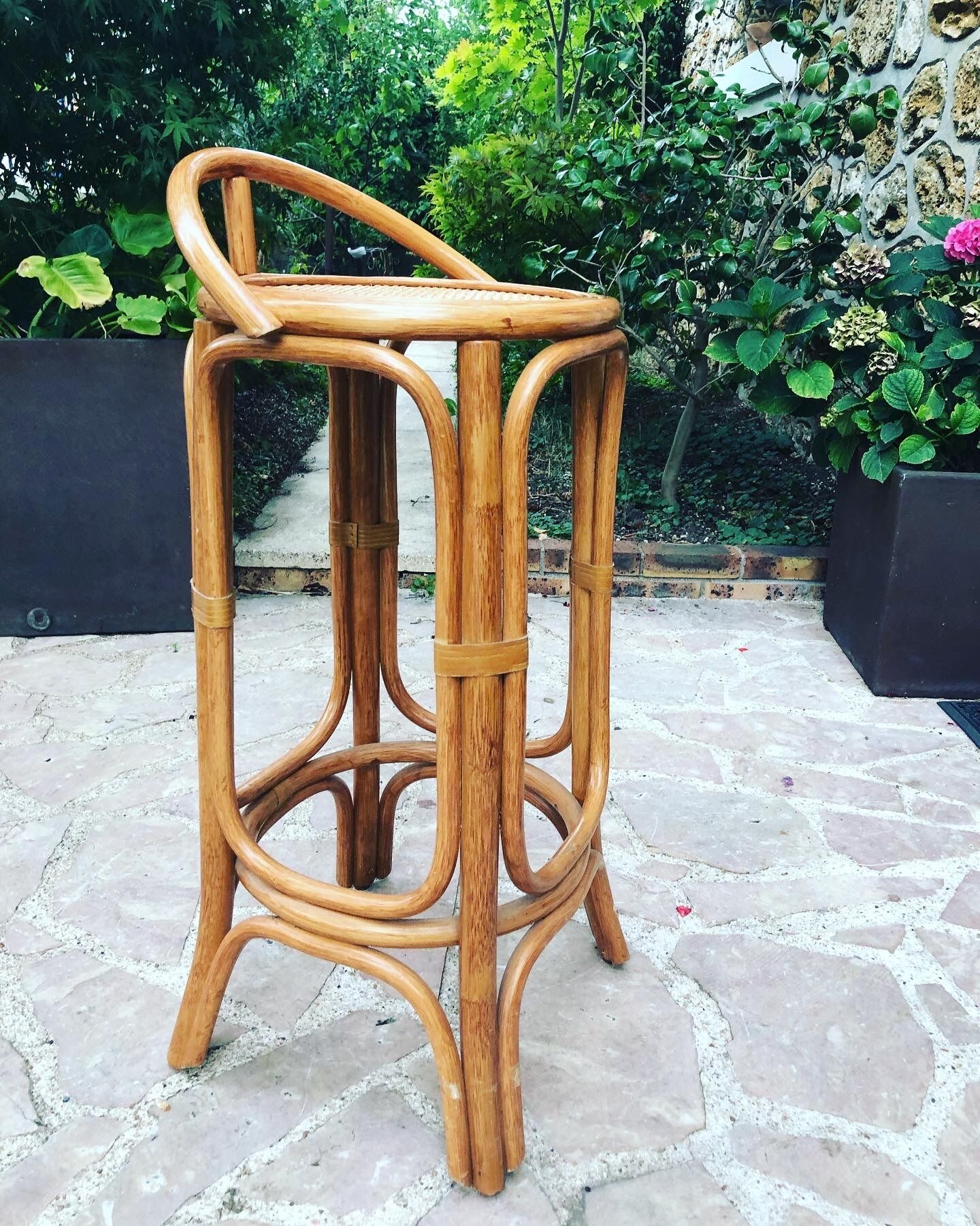Bar en rotin avec tabouret
