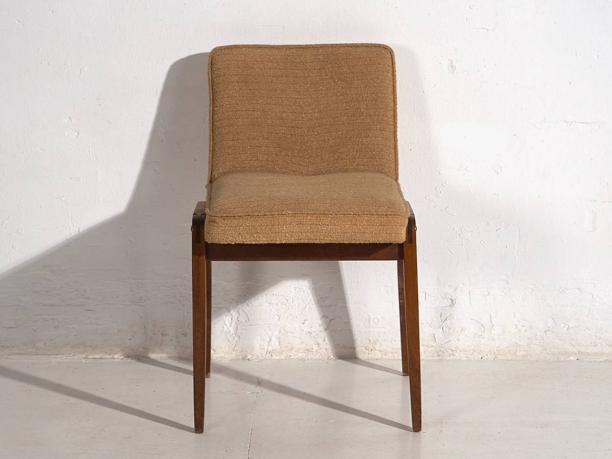 Mid Century style chairs (c.1940). Set of 2 pieces.