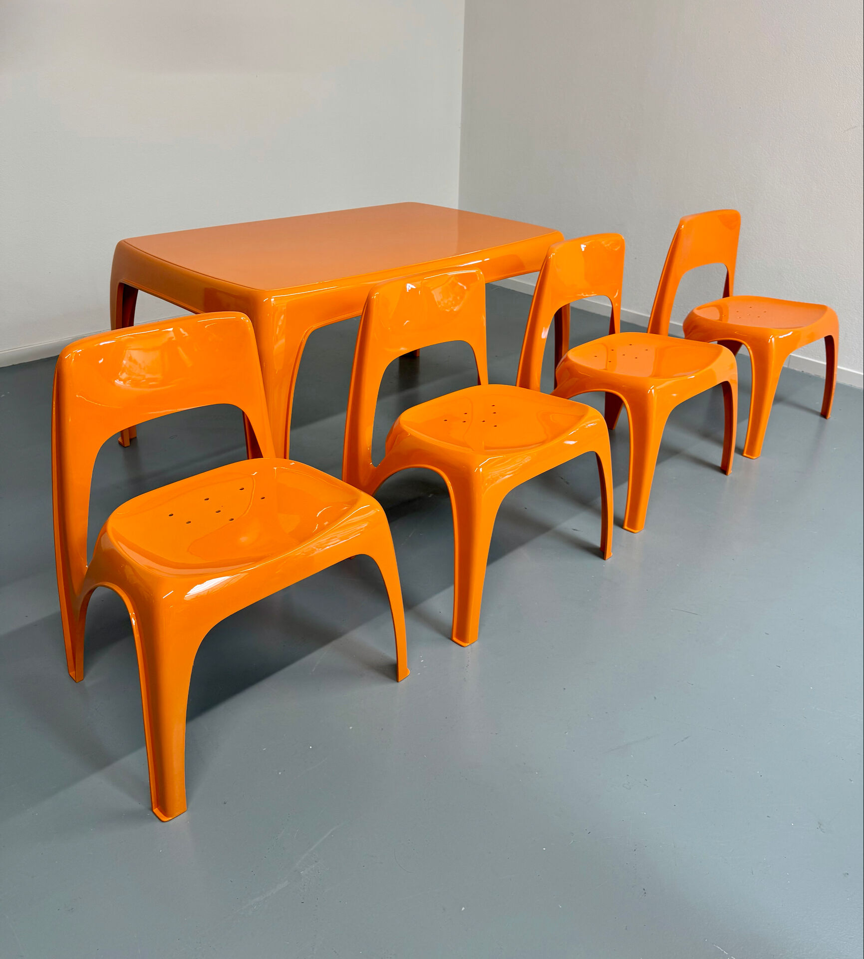 Table and 4 dining chairs designed by Preben Fabricius, Interplast, 1970s.