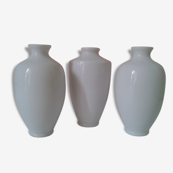 Beautiful lot of 3 former porcelain vases