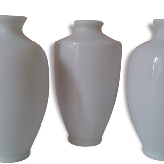 Beautiful lot of 3 former porcelain vases