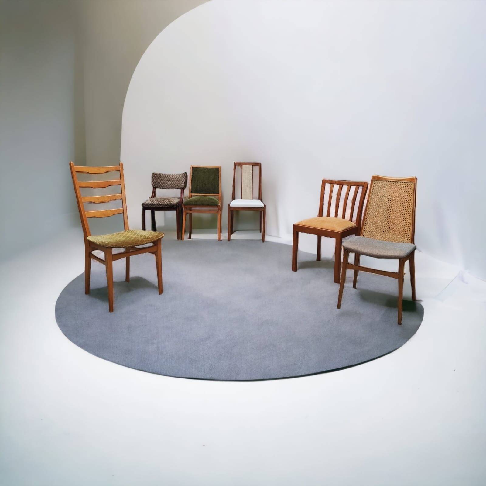 Zes Mid Century stoelen