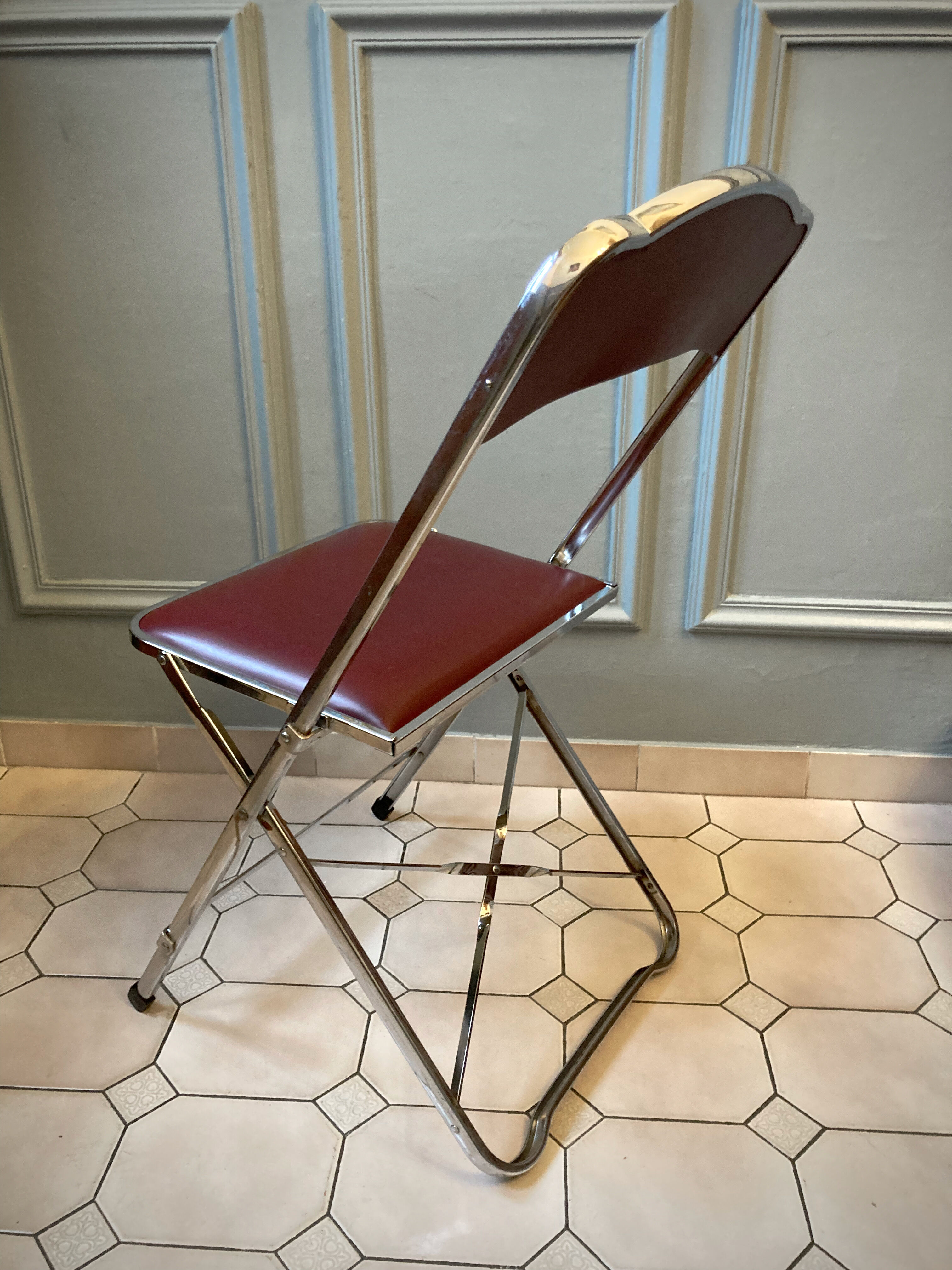 4 vintage folding chairs in chrome