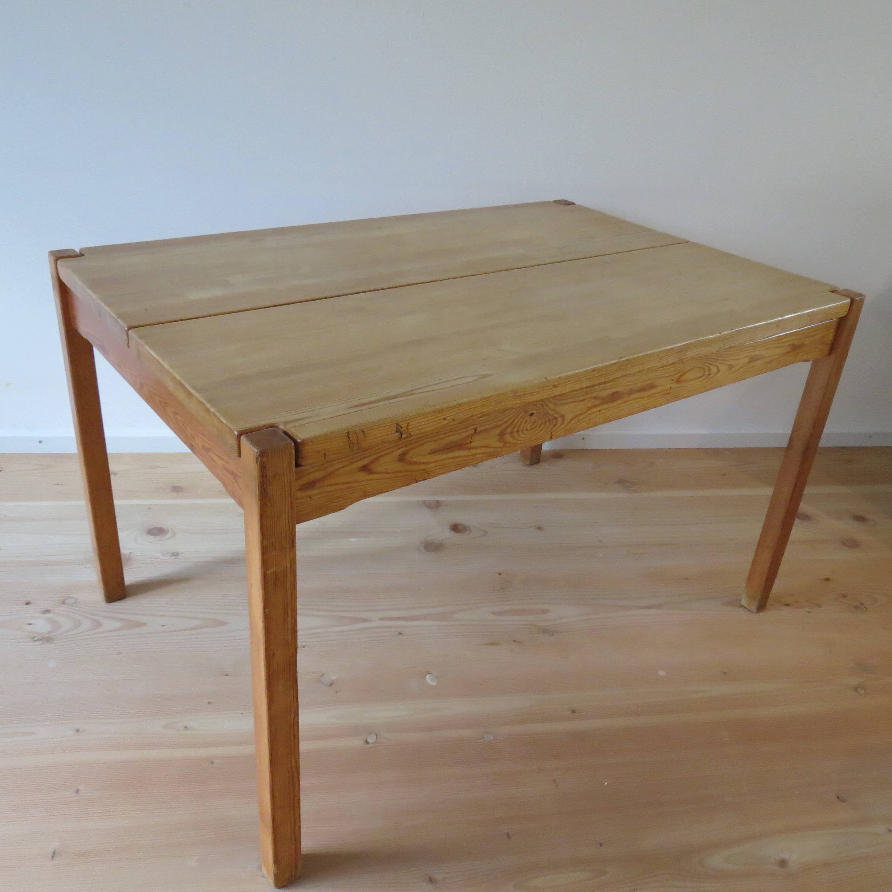 'Hongisto' Pine dining table by Ilmari Tapiovaara for Laukaan Puu Finland