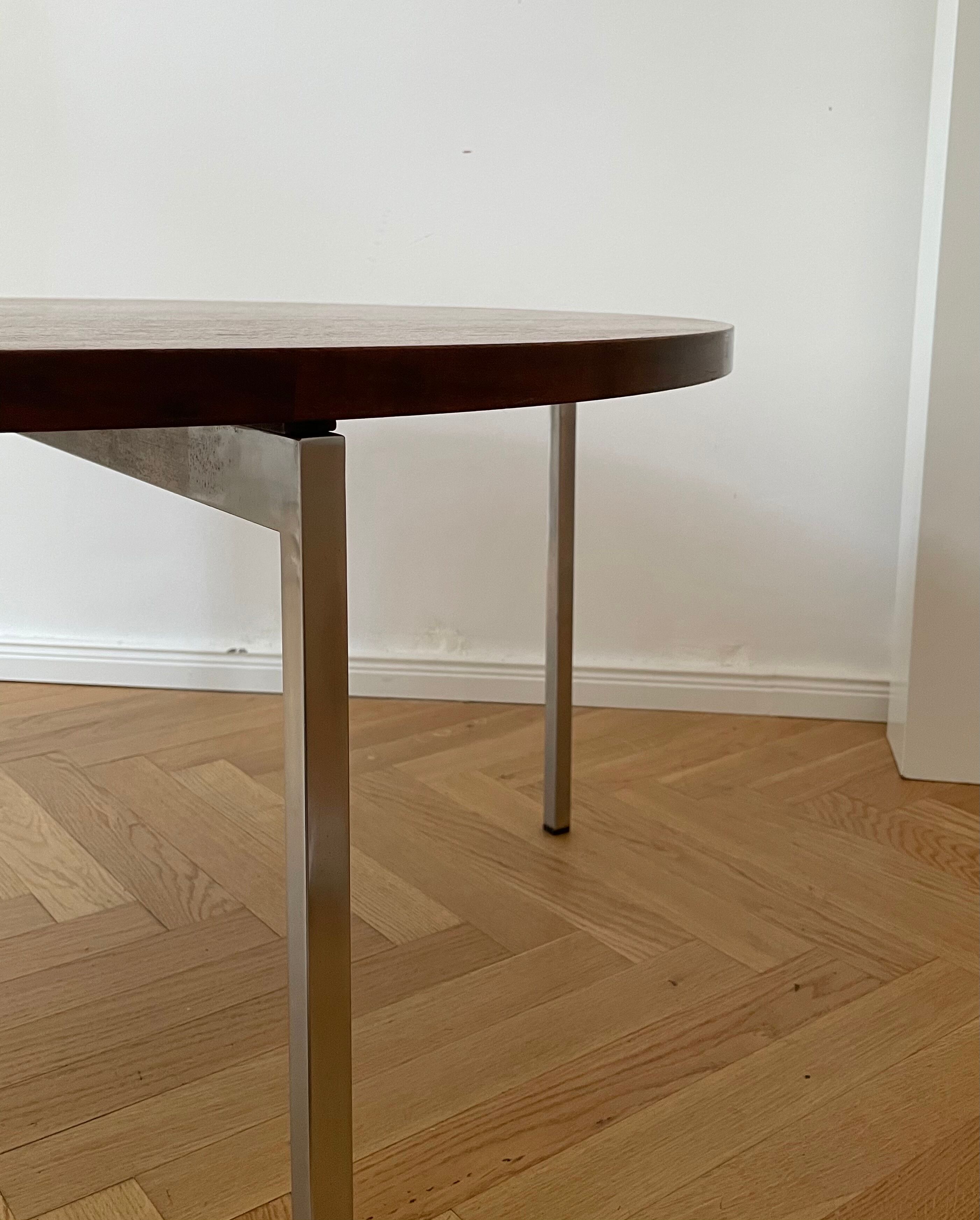 Florence Knoll round Coffee Table in Palisander 1960s