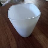 Vase en verre blanc opaque « années 80s »
