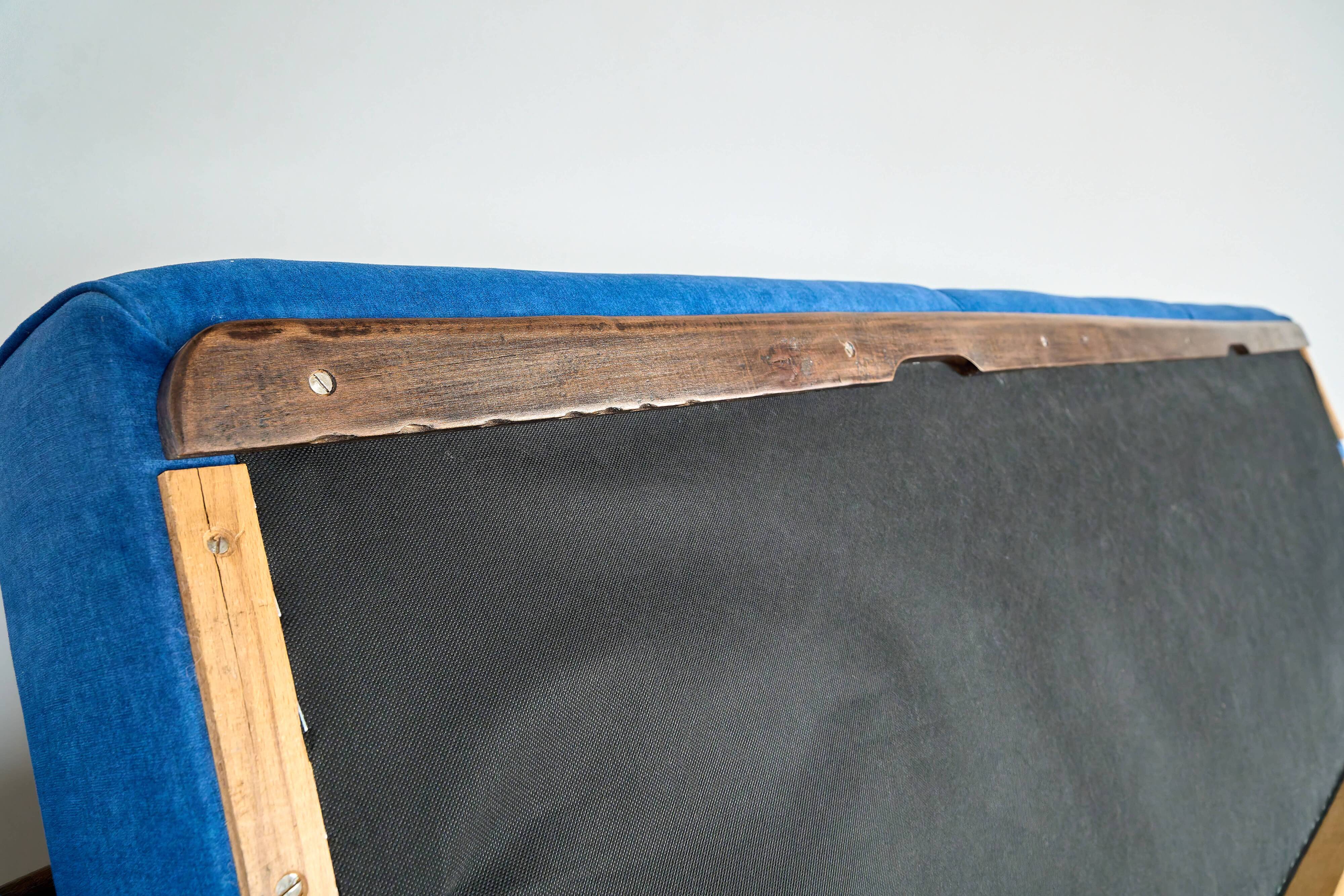 Catalogue art deco sofa H-363 designed by Jindrich Halabala for UP Zavody.