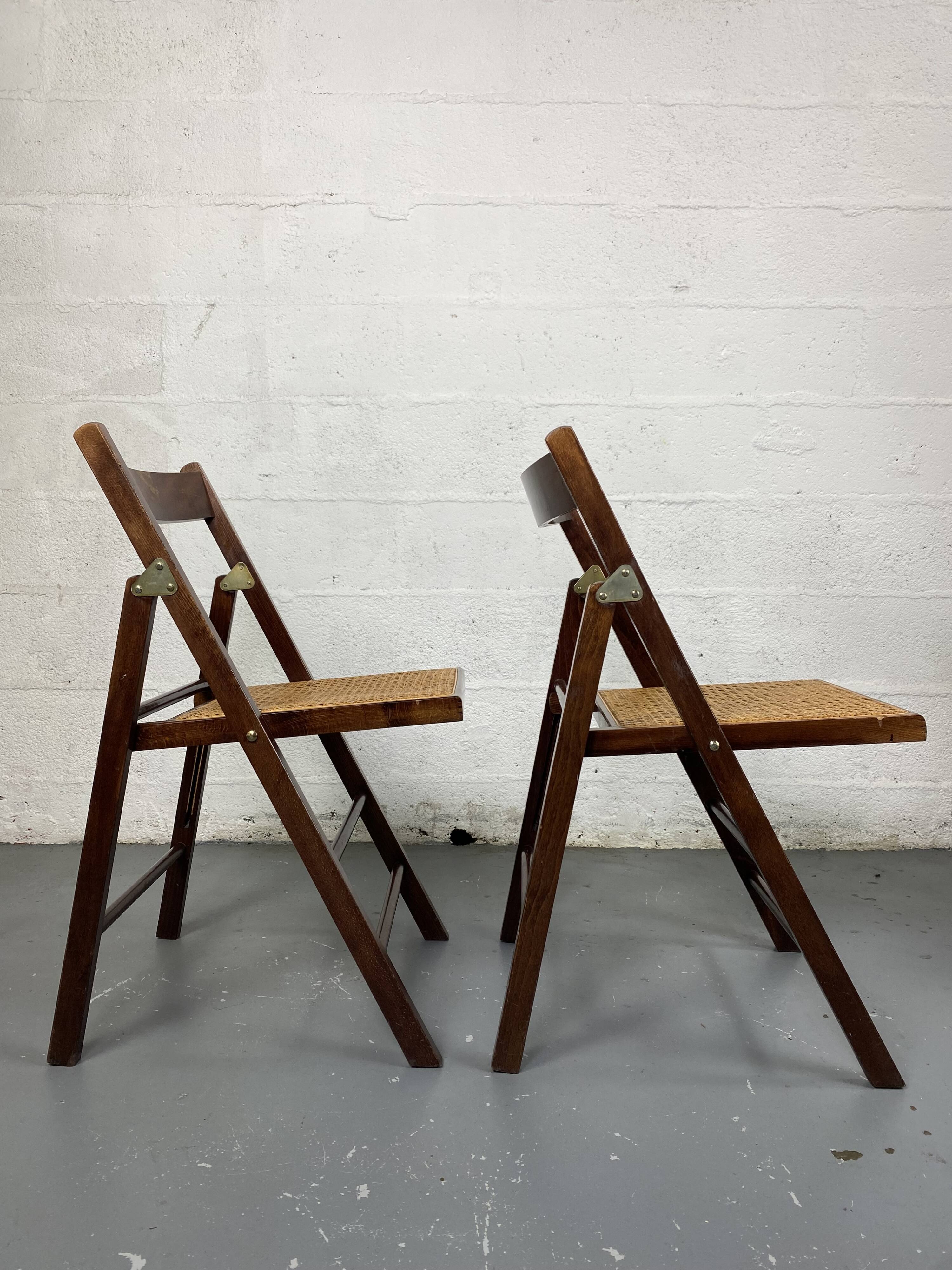 Lot folding chairs in canning