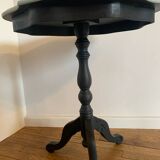 Pedestal table