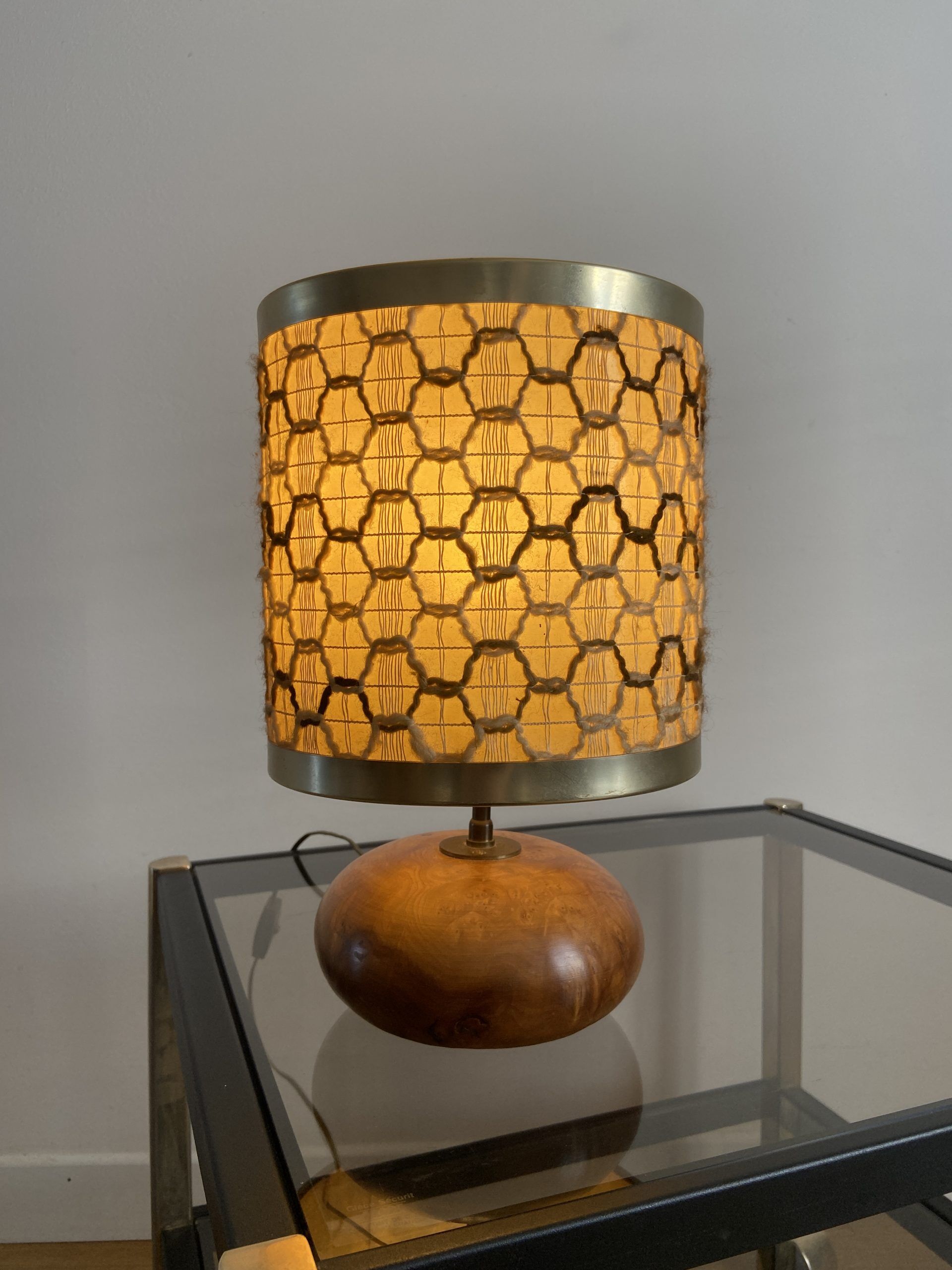 Vintage table lamp in wood magnifying glass and braided wool