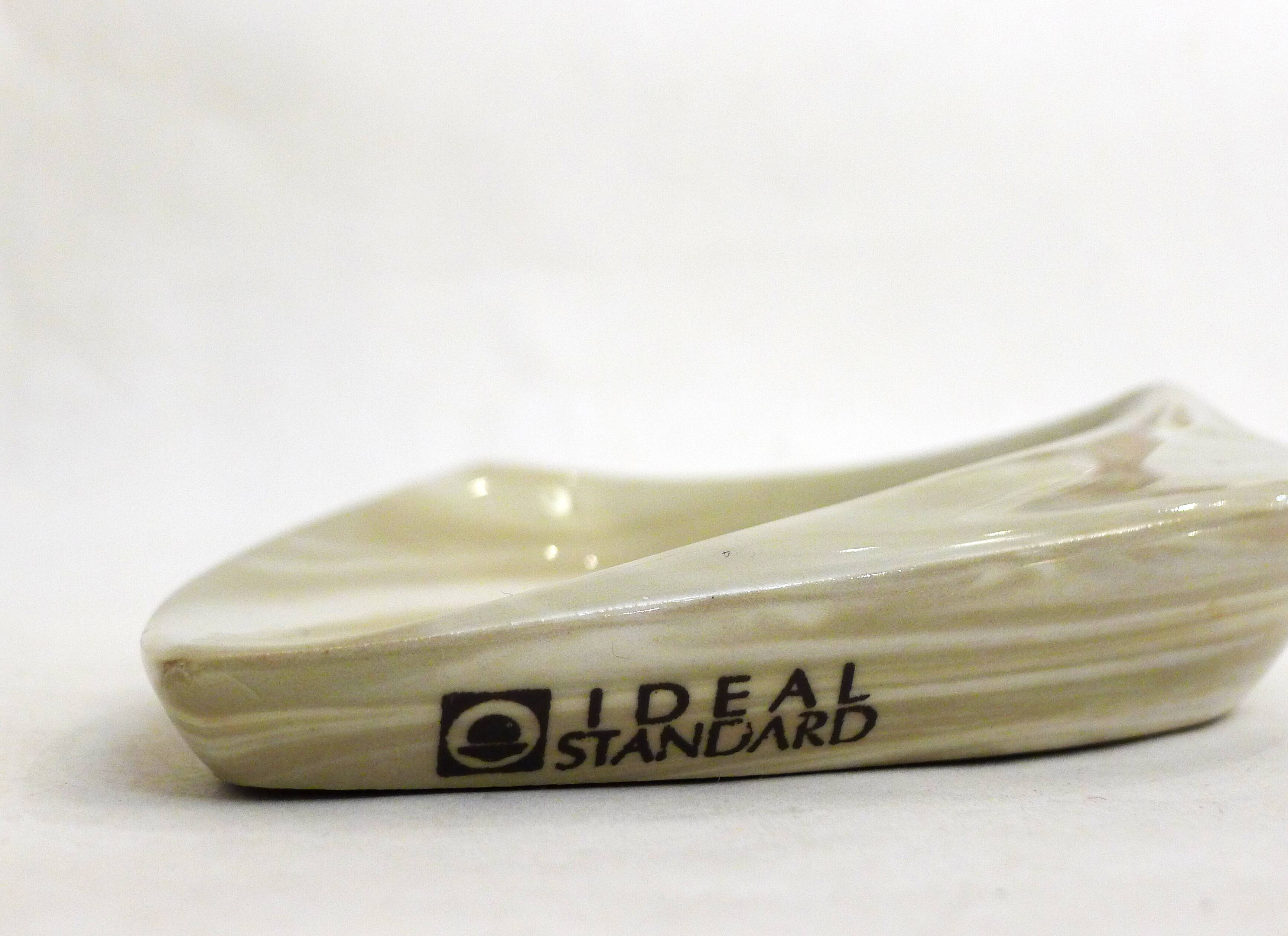 Marbled ceramic soap dish