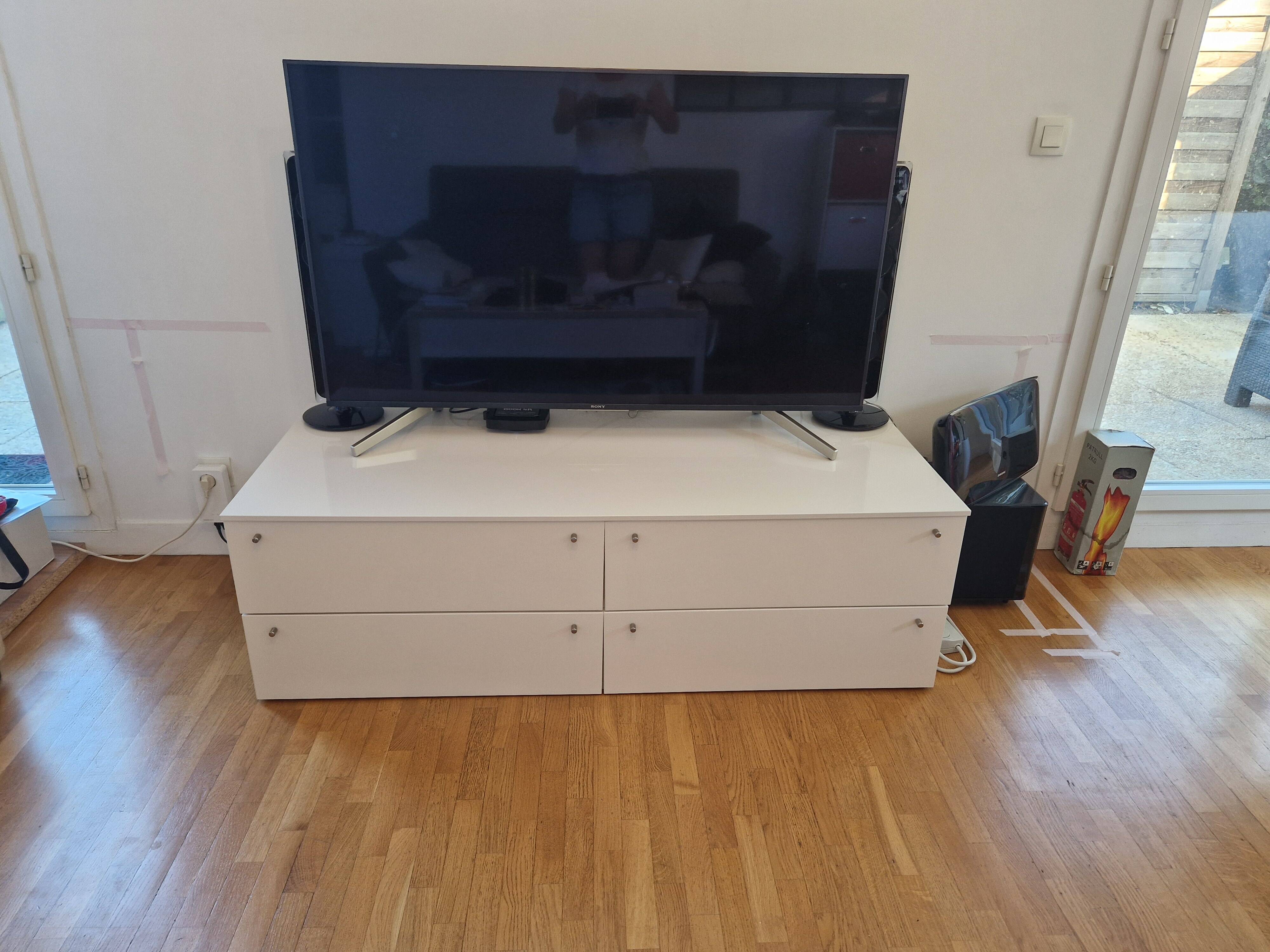 Ligne Roset TV unit, glossy white