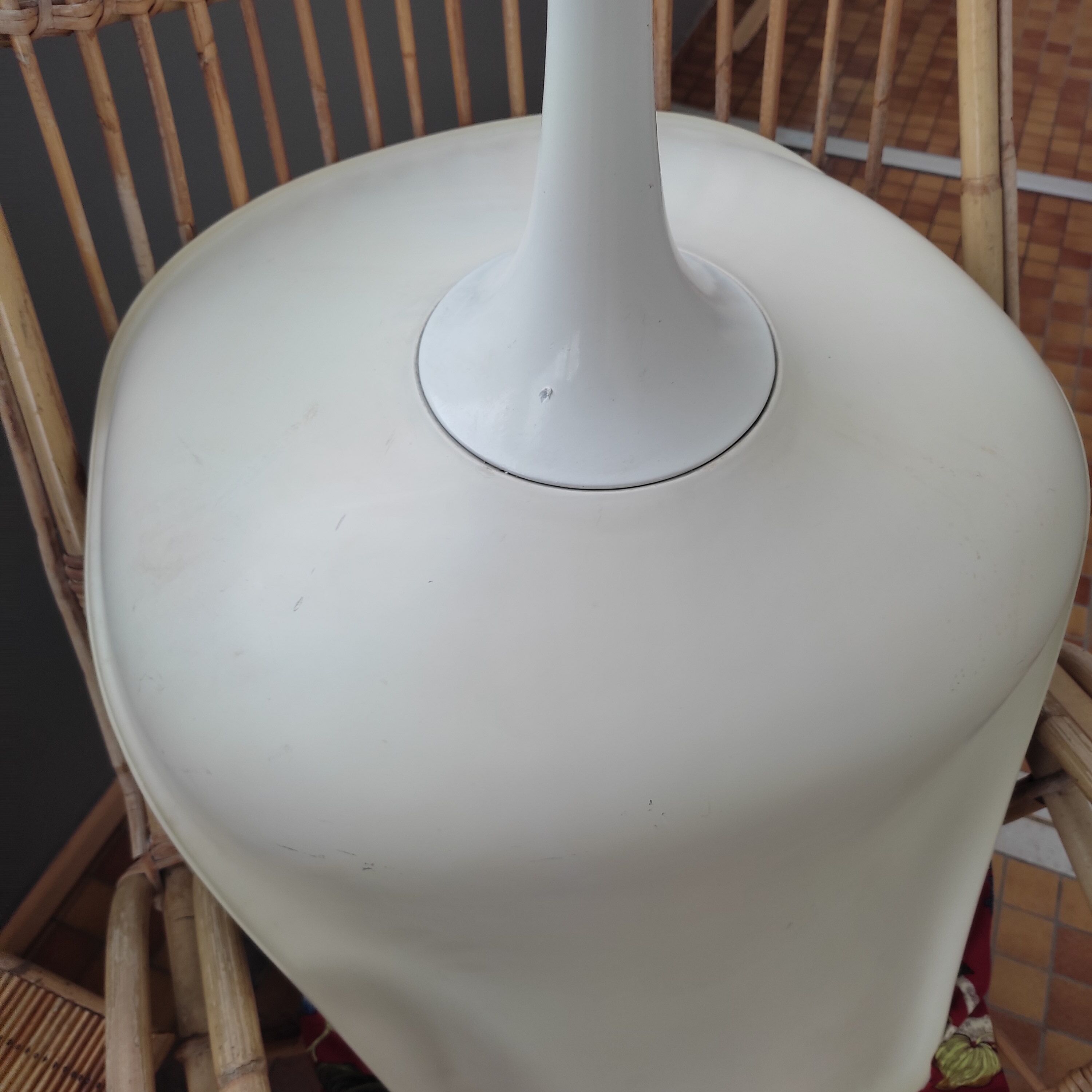 Vintage tulip chair by Eero Saarinen for Knoll