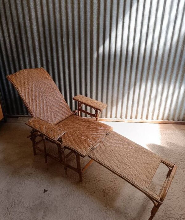 Chaise longue, transat en osier et rotin vintage