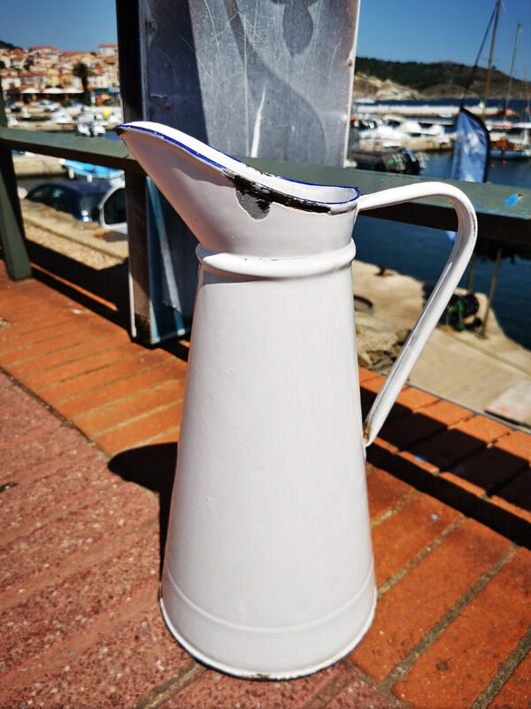 Enamelled water broc