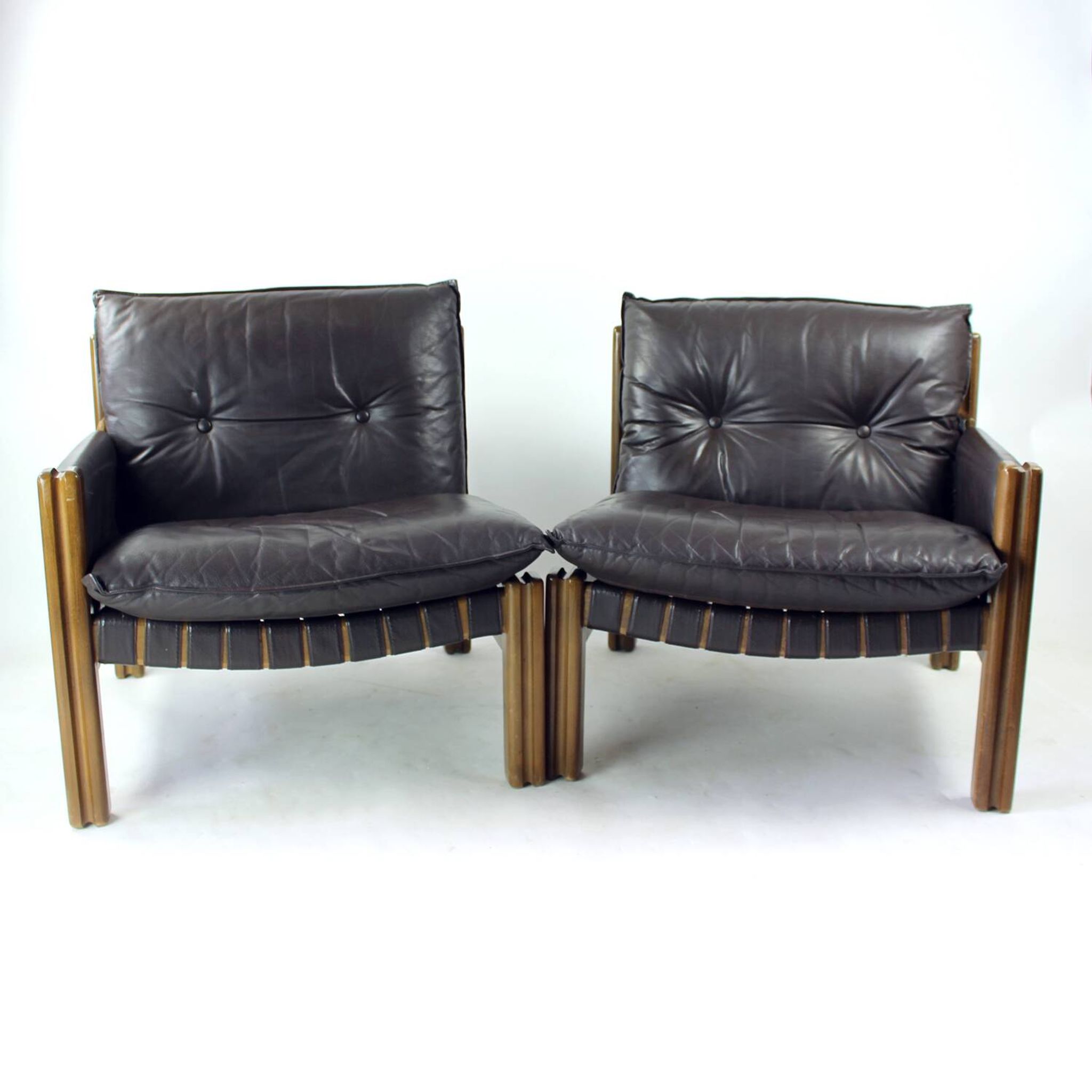 Canapé deux places en noyer et cuir par Boris Hála pour Ton, 1986
