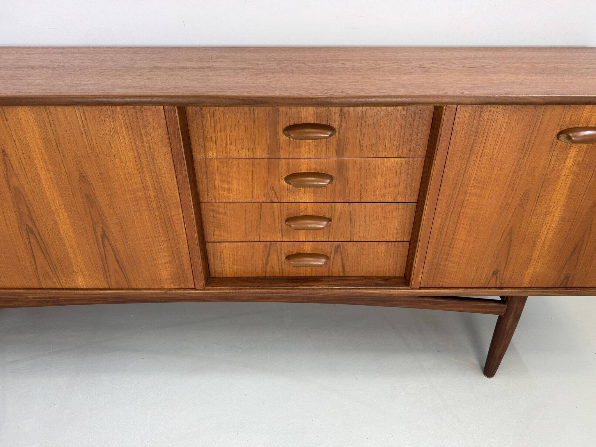 Buffet vintage G-Plan.