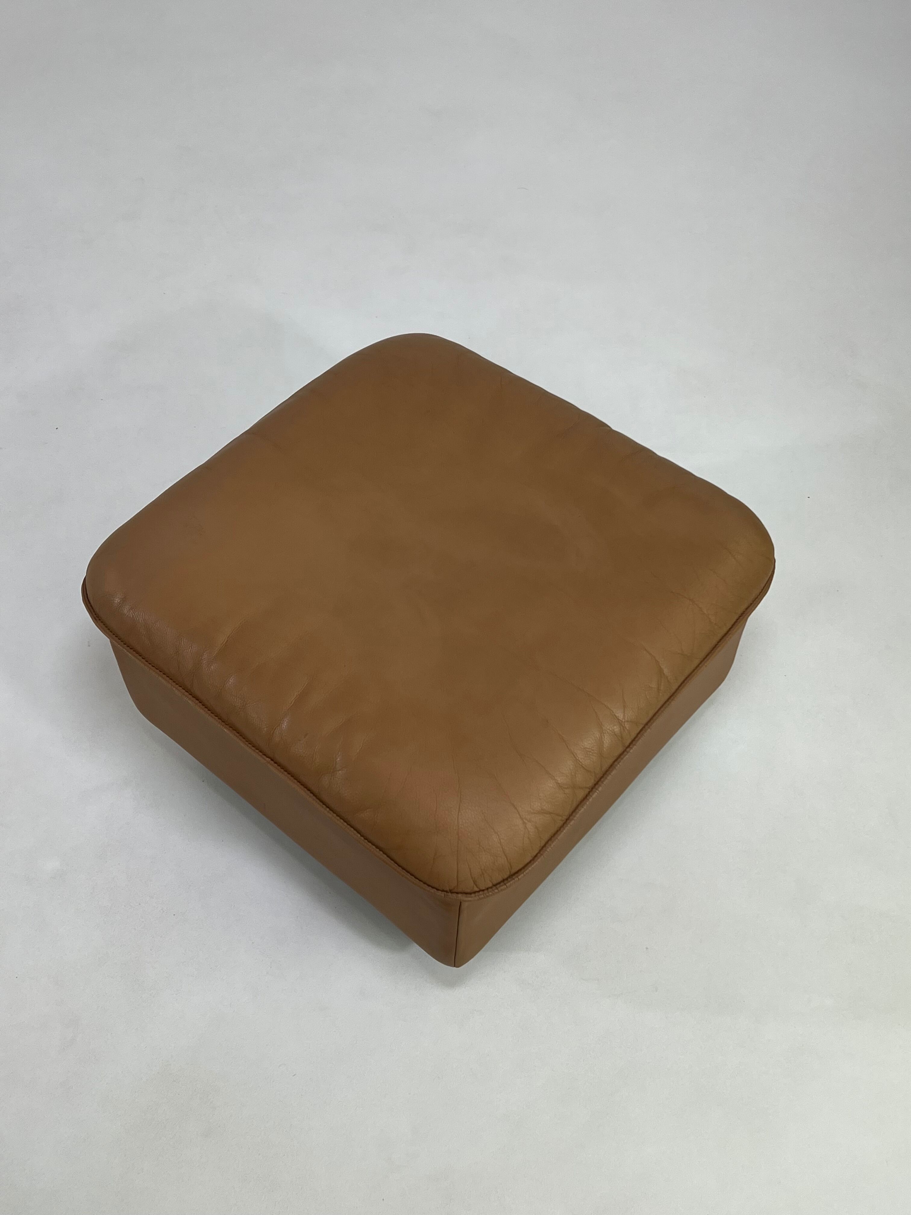 Ottoman leather DS 49 years 80 by De Sede