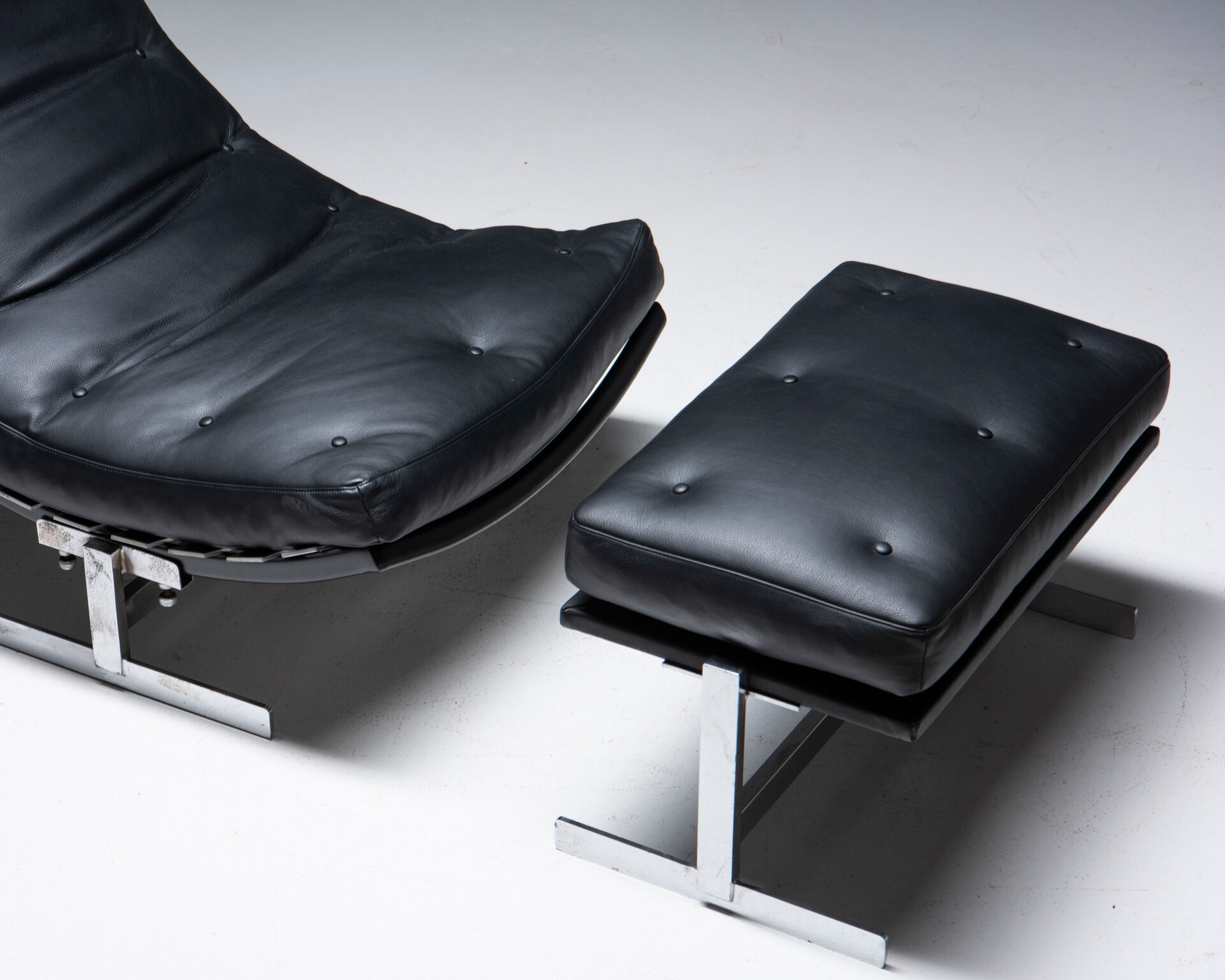 Fauteuil aved pouf de Roger de Winter, années 1960, Belqique