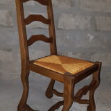 Chairs with straw seat