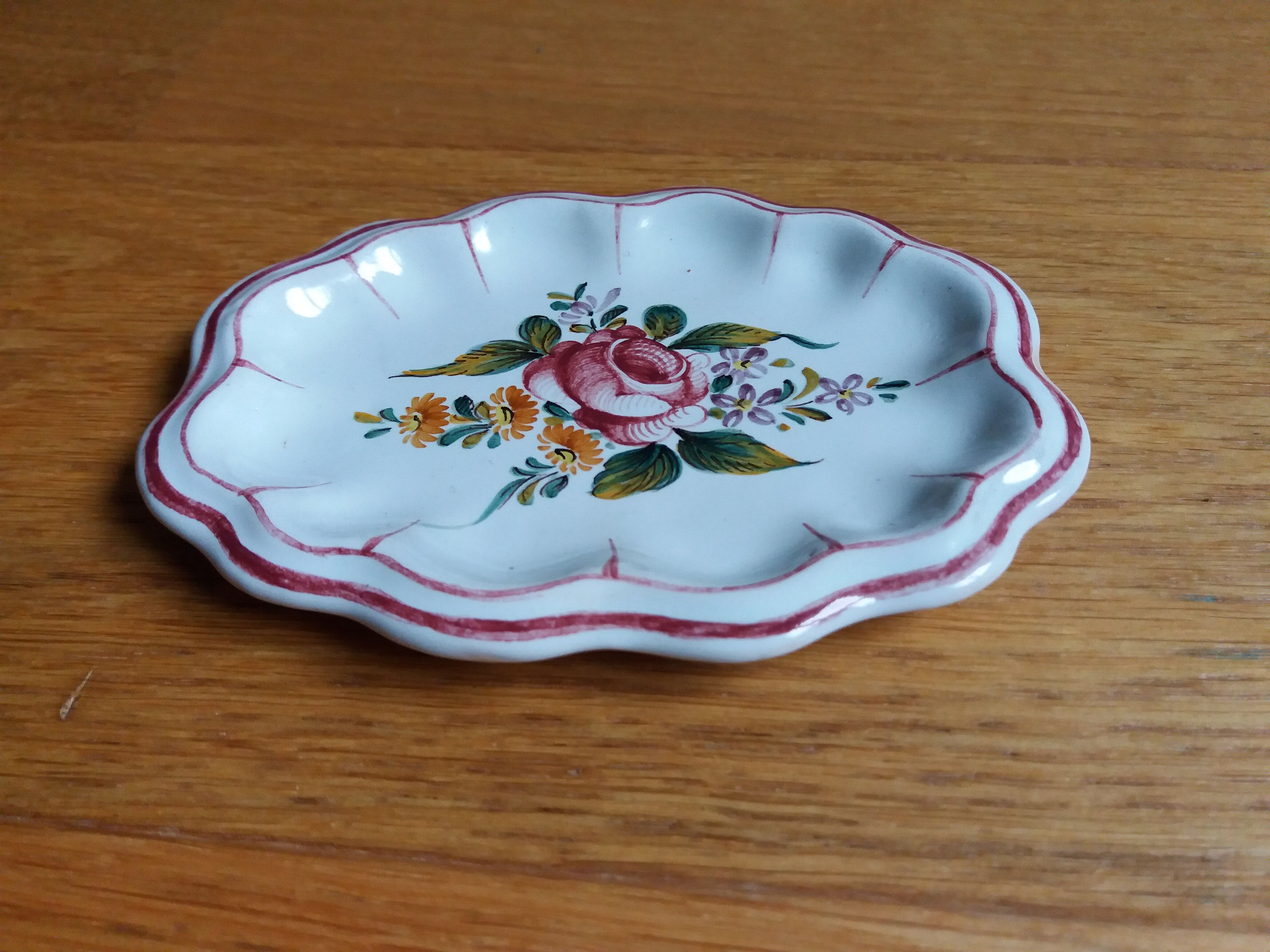Ramekin cup in glazed ceramic decoration flowers painted