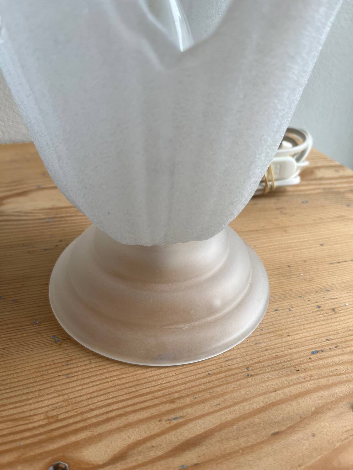 Vintage tulip glass flower lamp