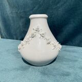 White 3D vase Roses in relief