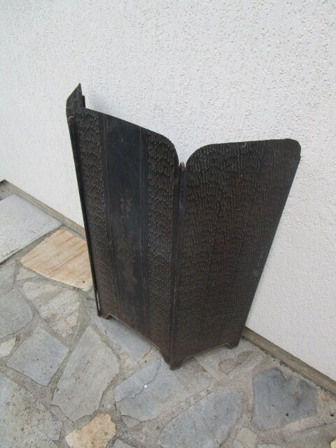 Old art deco firewall in tole