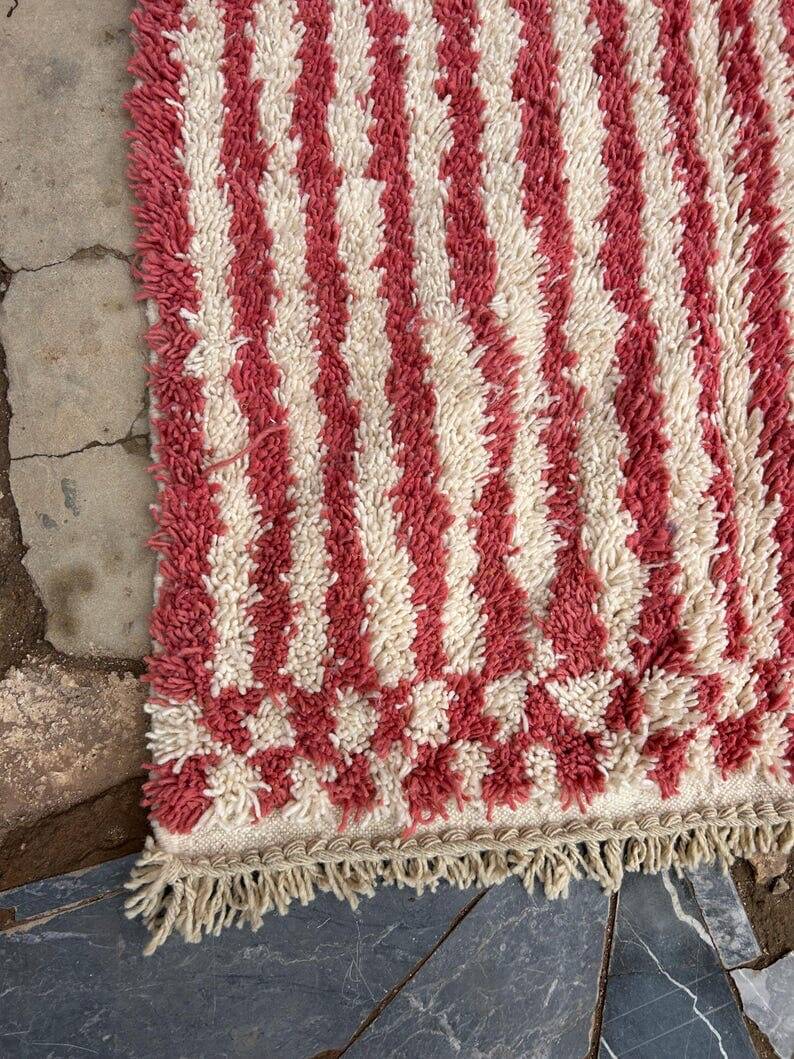Handmade traditional natural wool rug 150/250 cm