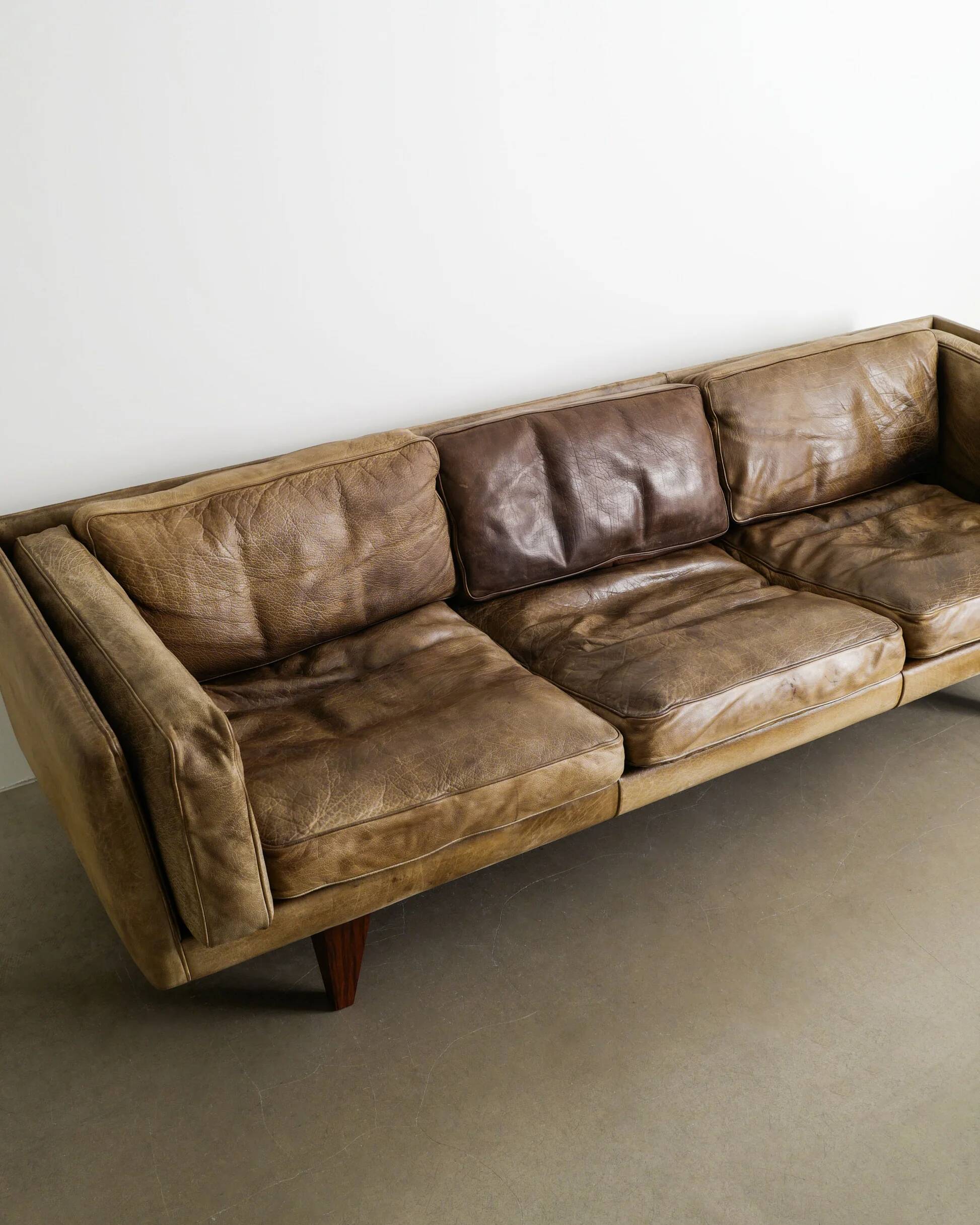 Danish Mid Century Three Seater Brown Sofa "V11" by Illum Wikkelsø, 1960s