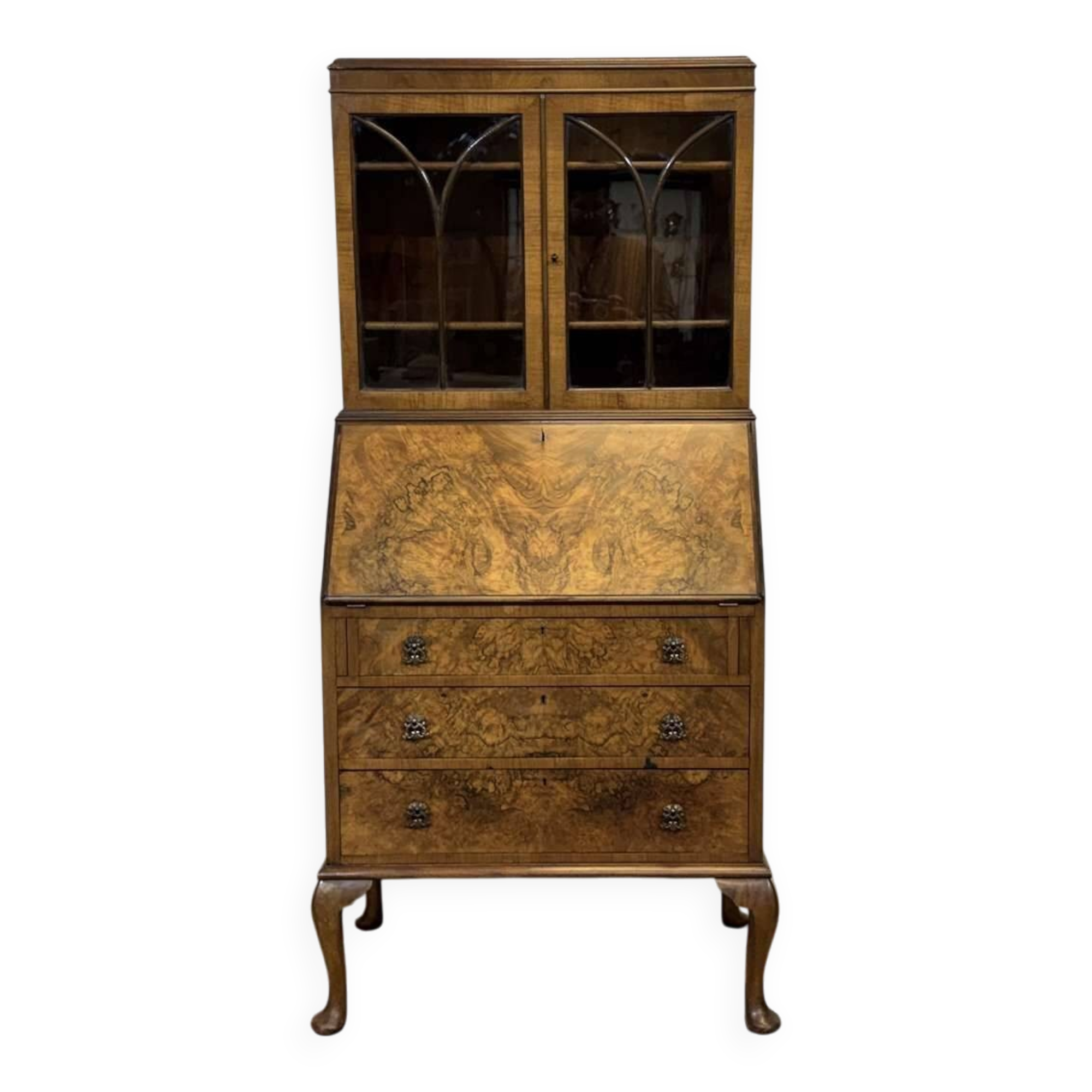 Scriban in English with a walnut finish from the 1930s.