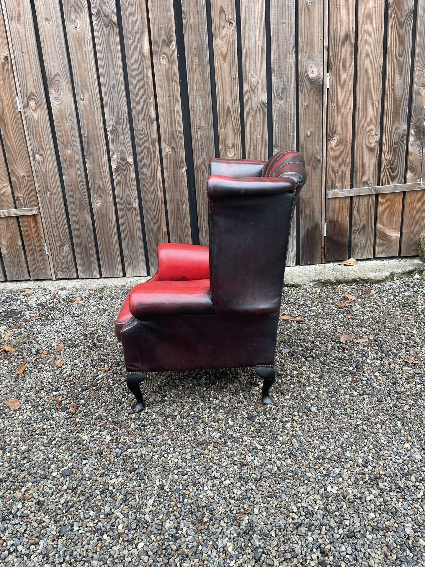 PAXTON Chesterfield-style armchair