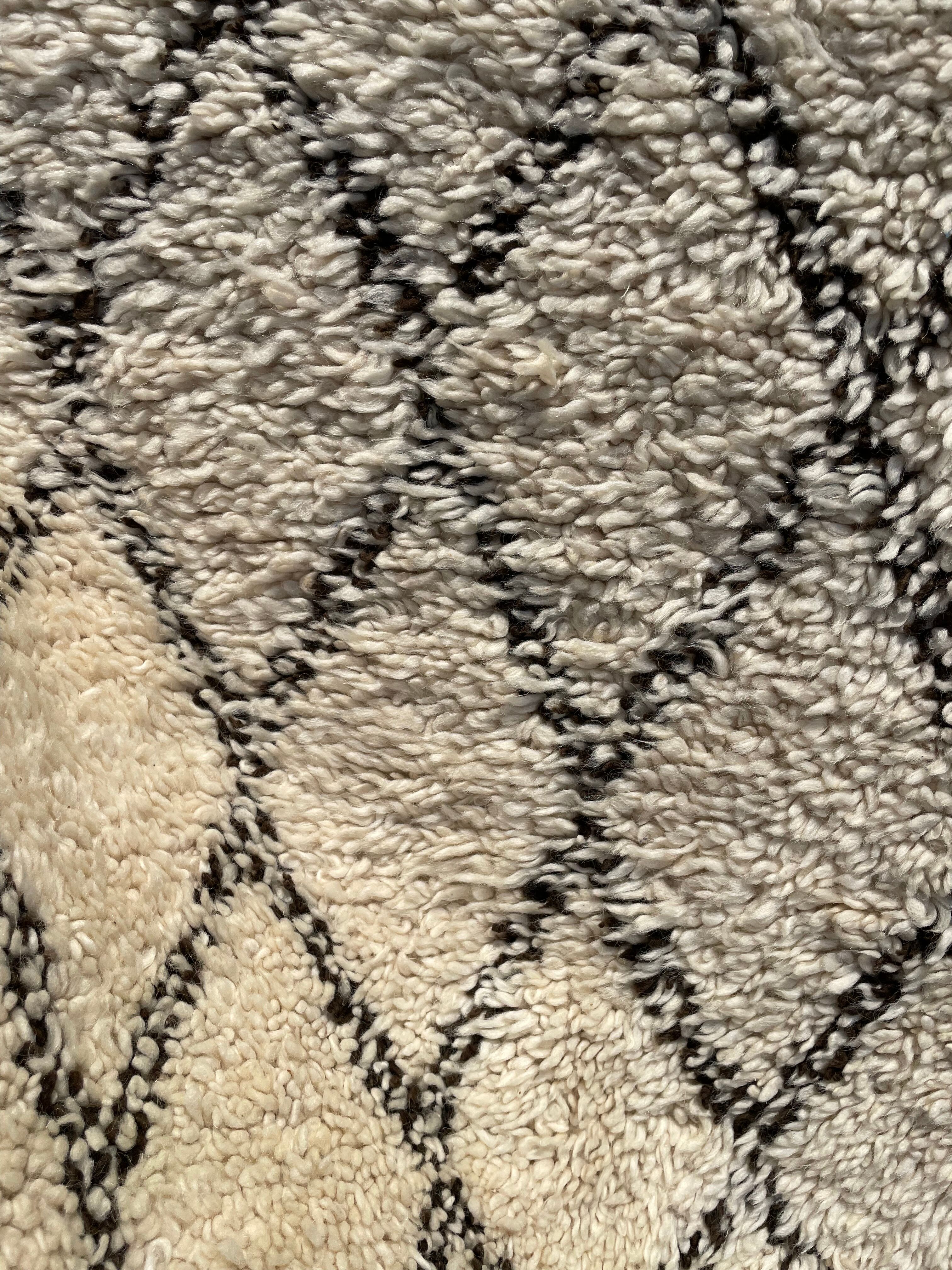 Long Berber hallway carpet Beni Ourain in wool 110x310 cm