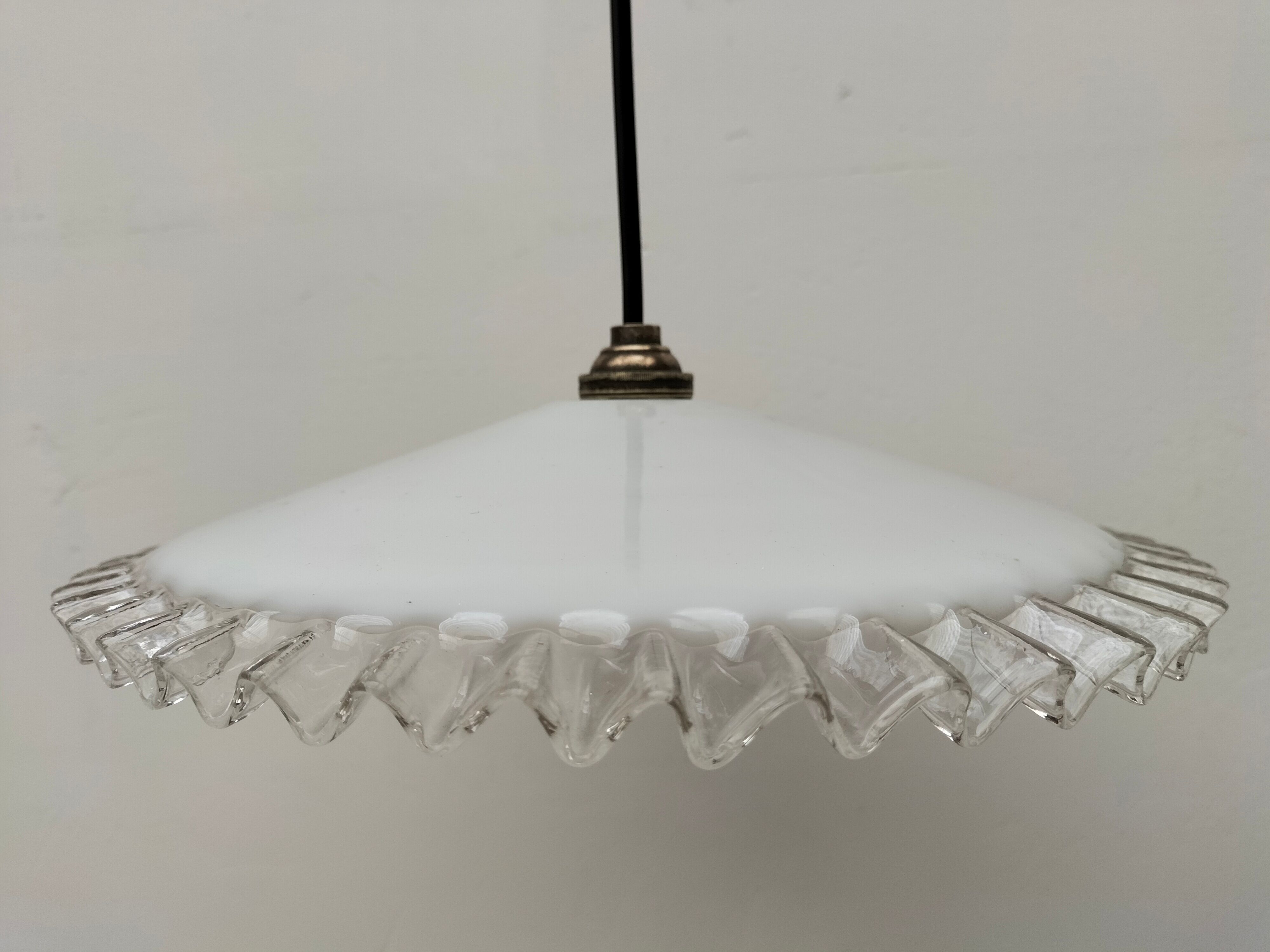 Old opaline suspension
