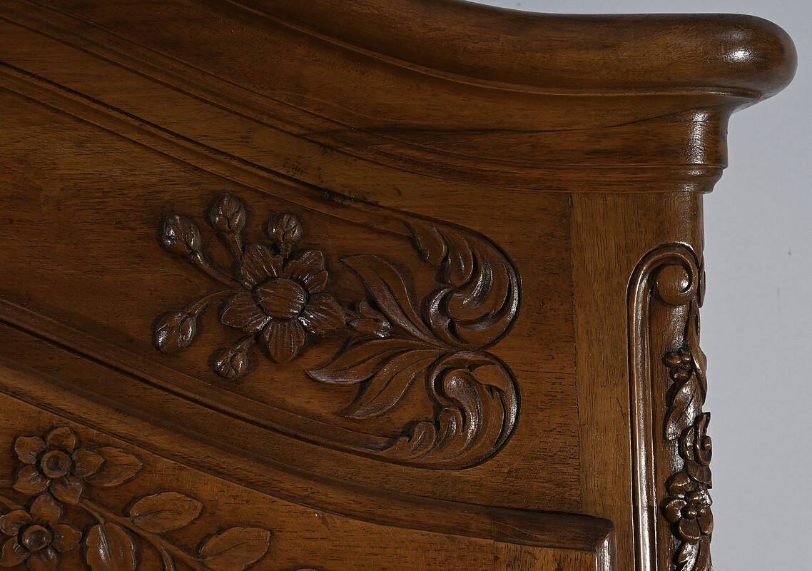 Walnut Display Cabinet, Louis XV Style – Late 19th Century