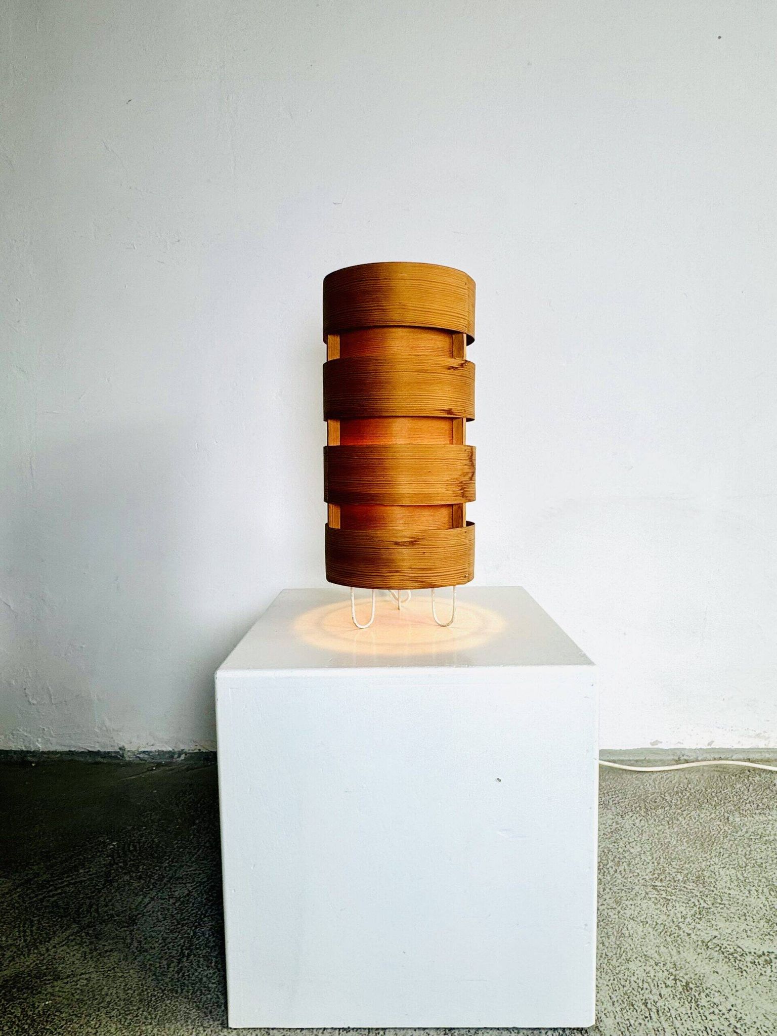 Large Cylindrical Pine Veneer Table Lamp By Hans-Agne Jakobsson For Ab Ellysett, Sweden 1960S