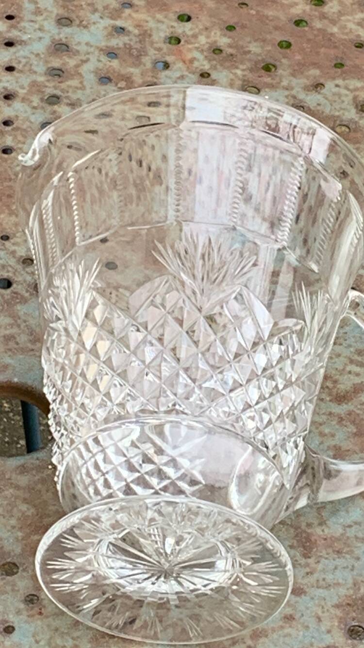 Carafe in transparent glass and crystal, chiseled, old pineapple pattern