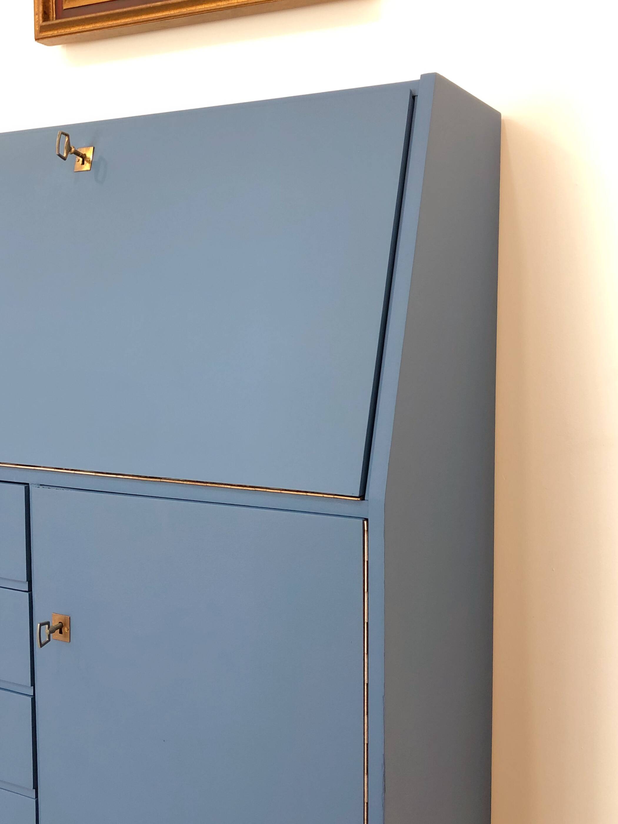 70s Secretary, Seram Blue