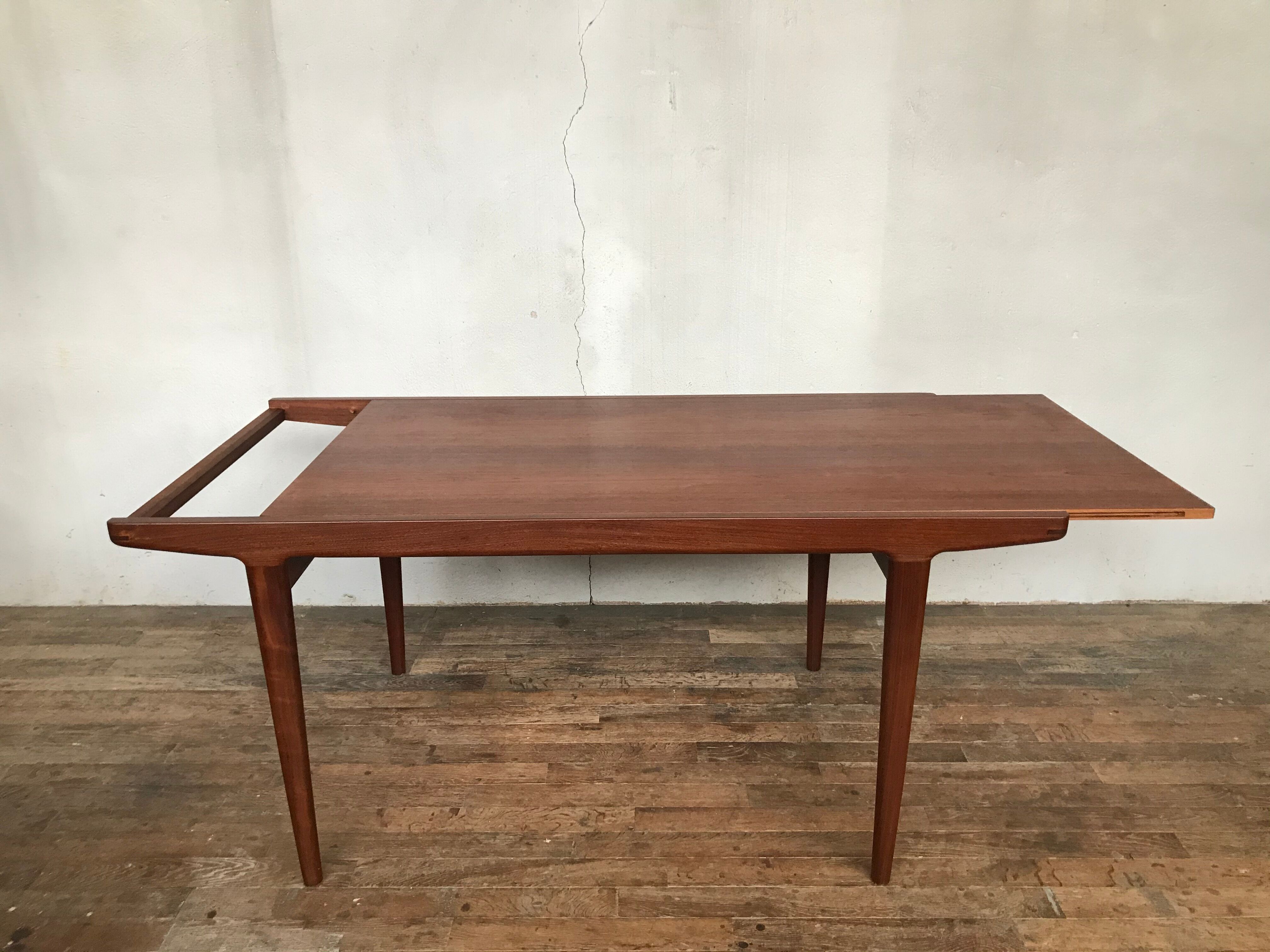 Authentic Scandinavian table teak design1950 1960 feet spindles