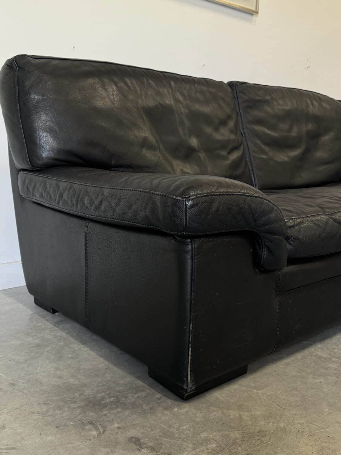 Vintage Roche Bobois sofa – Soleil Noir model – patinated black leather – 2-seater