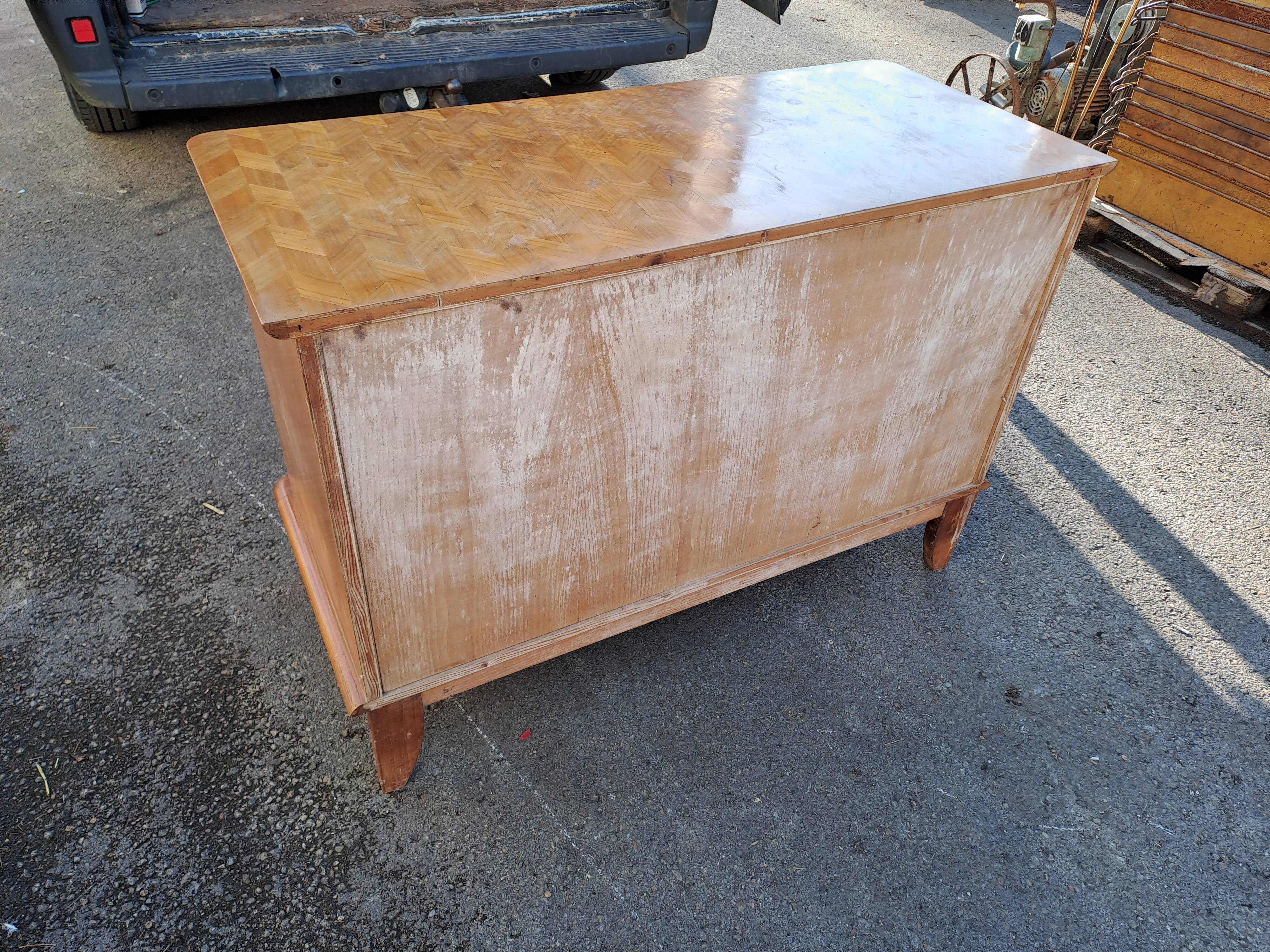 Vintage chest of drawers