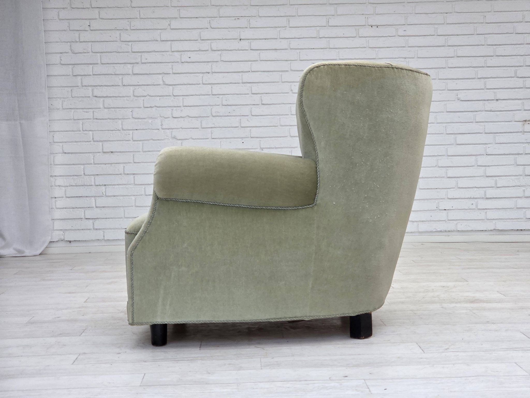 Fauteuil relax danois des années 1970, velours d'ameublement vert clair