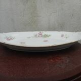 Plat en porcelaine à décor de fleurs