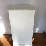 Painted English style chest of drawers