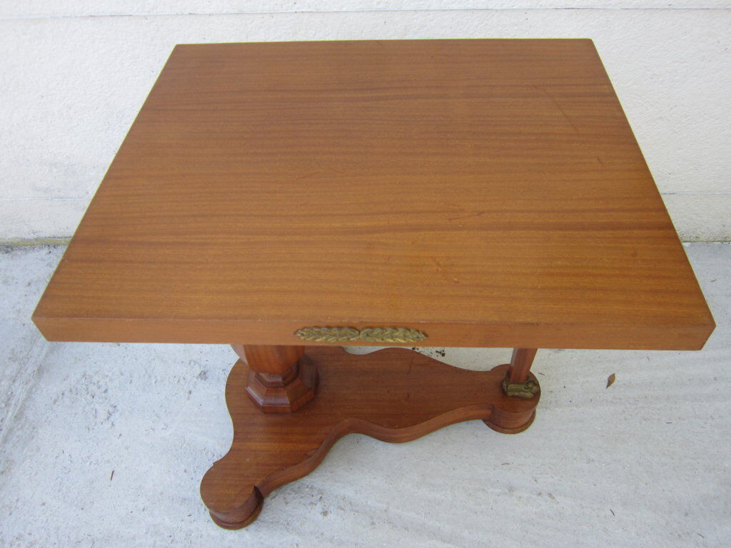 Art Deco period pedestal table
