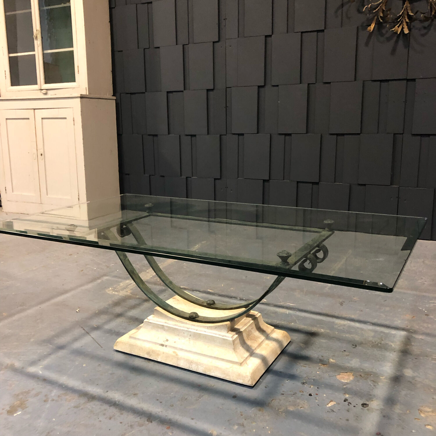 Table basse fer et verre patine antique